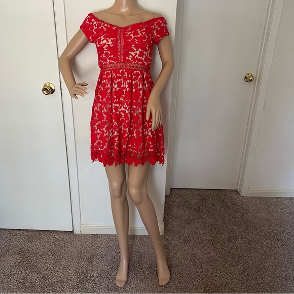 Francescas Red Cocktails Mini Red Off the shoulders Lace Dress Size XS - Picture 8 of 9